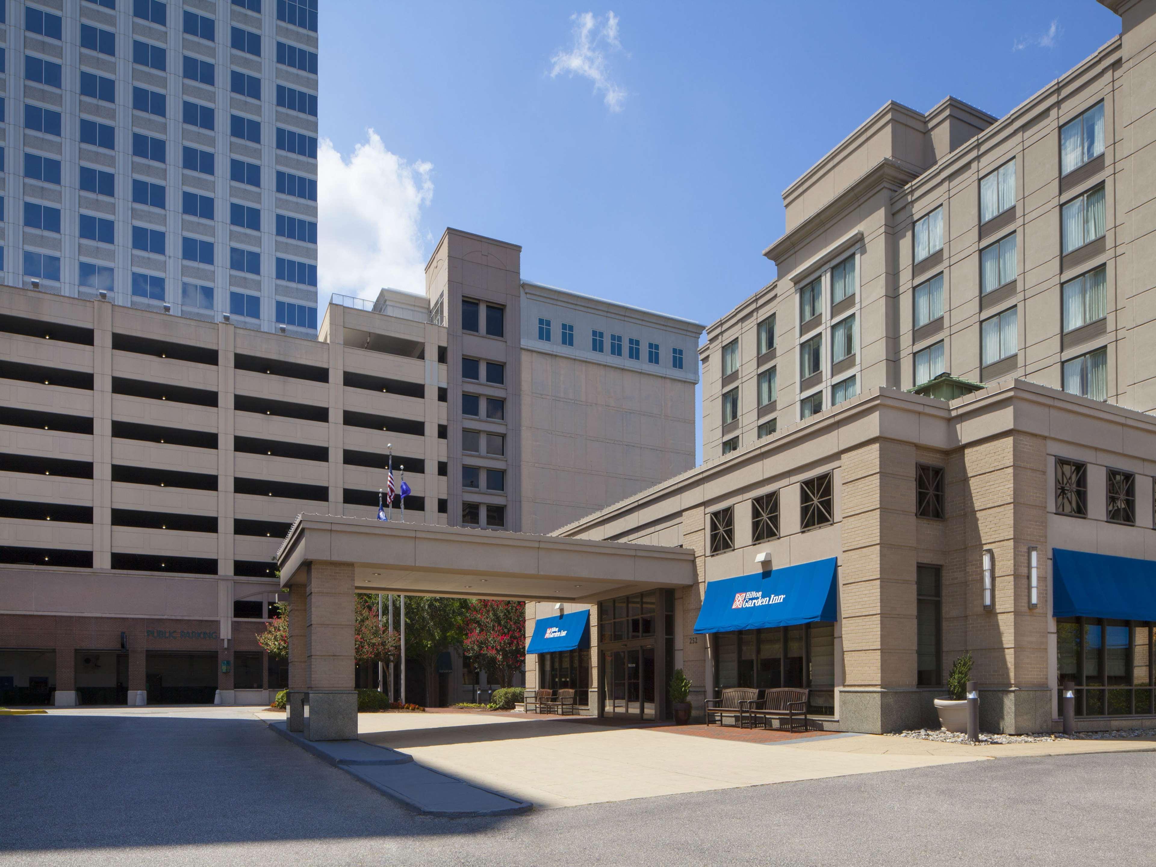 Hilton Garden Inn Virginia Beach Town Center Exterior photo